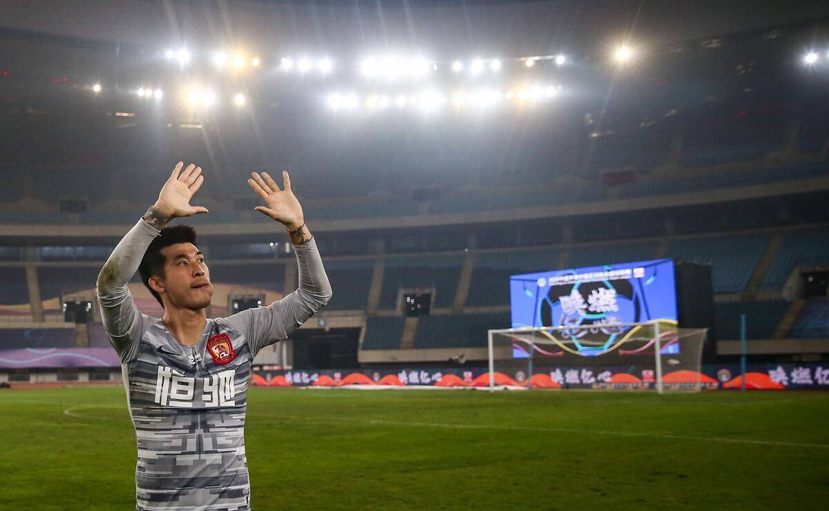 好消息,刘殿座留守广州队希望大增,卡纳瓦罗不希望他离开_续约_球员