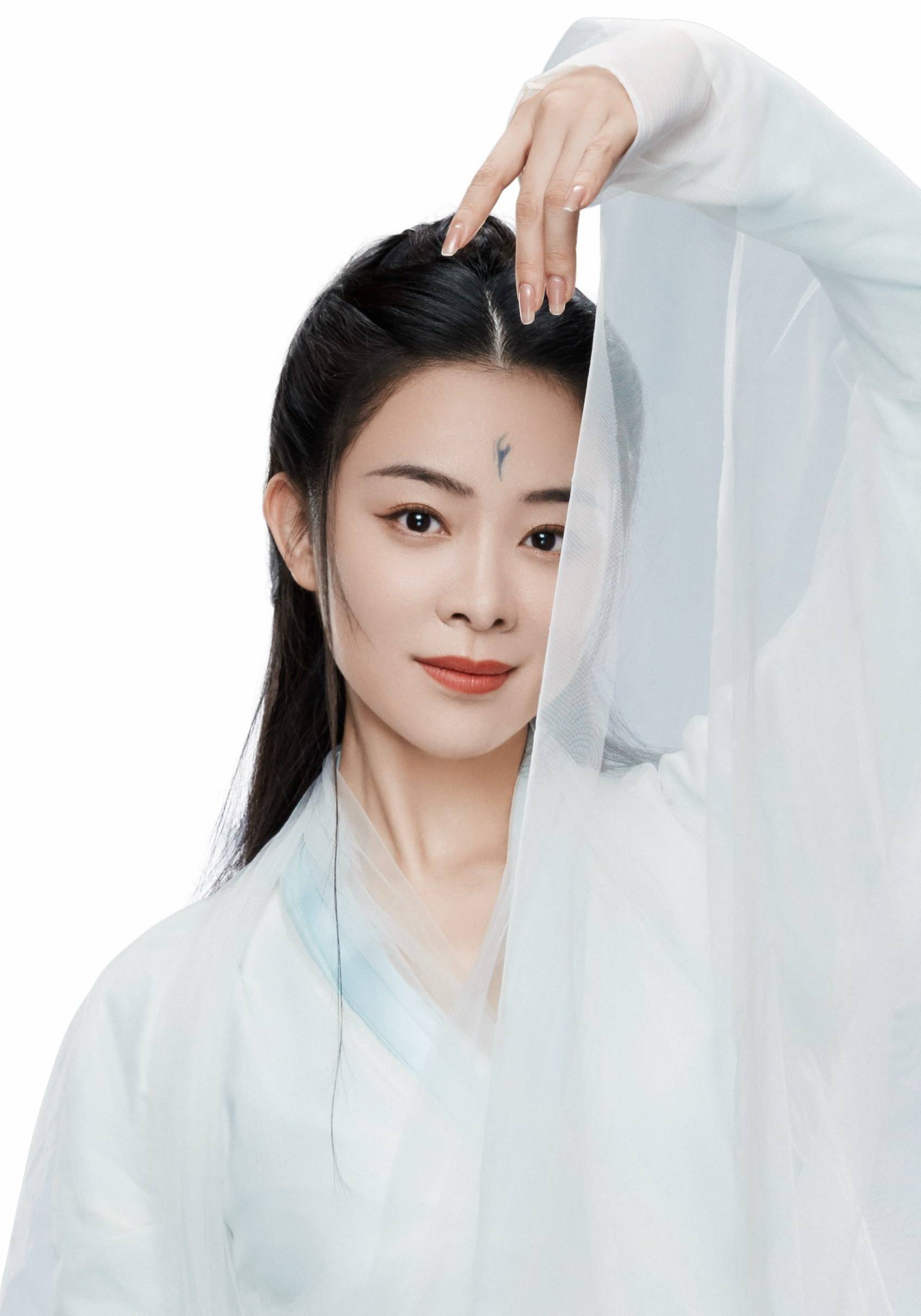 不仅拿了多届桃李杯冠军,生产完上舞蹈风暴状态俱佳,展现出超美的肢体