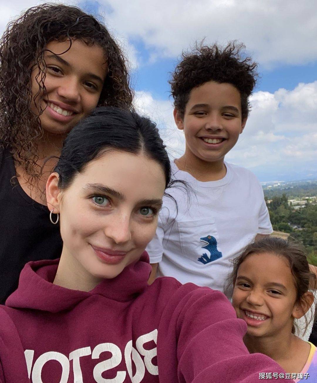 保罗·沃克爱女「梅朵·沃克」:天使面孔 火辣身材成为时尚的宠儿