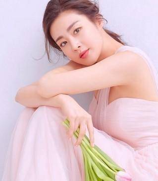 玄彬前女友姜素拉宣布结婚,男方为圈外素人,选择祝福_婚礼_消息_傲慢