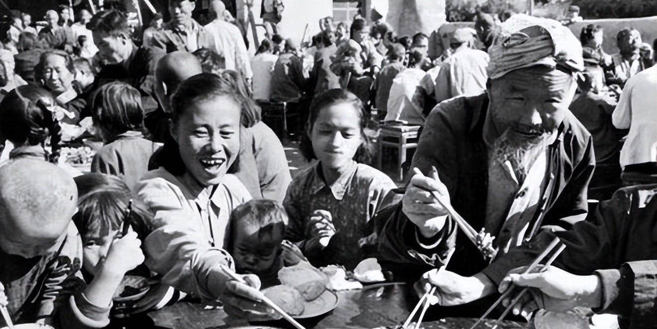 人民公社大食堂老照片:吃饭不花钱,吃过的都是60岁以上的父辈_蔬菜