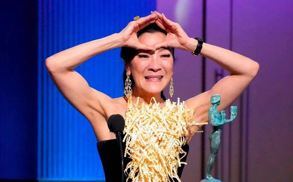 杨紫琼离奥斯卡影后只剩一步,她的前半生彪悍到你无法想象_电影_皇家