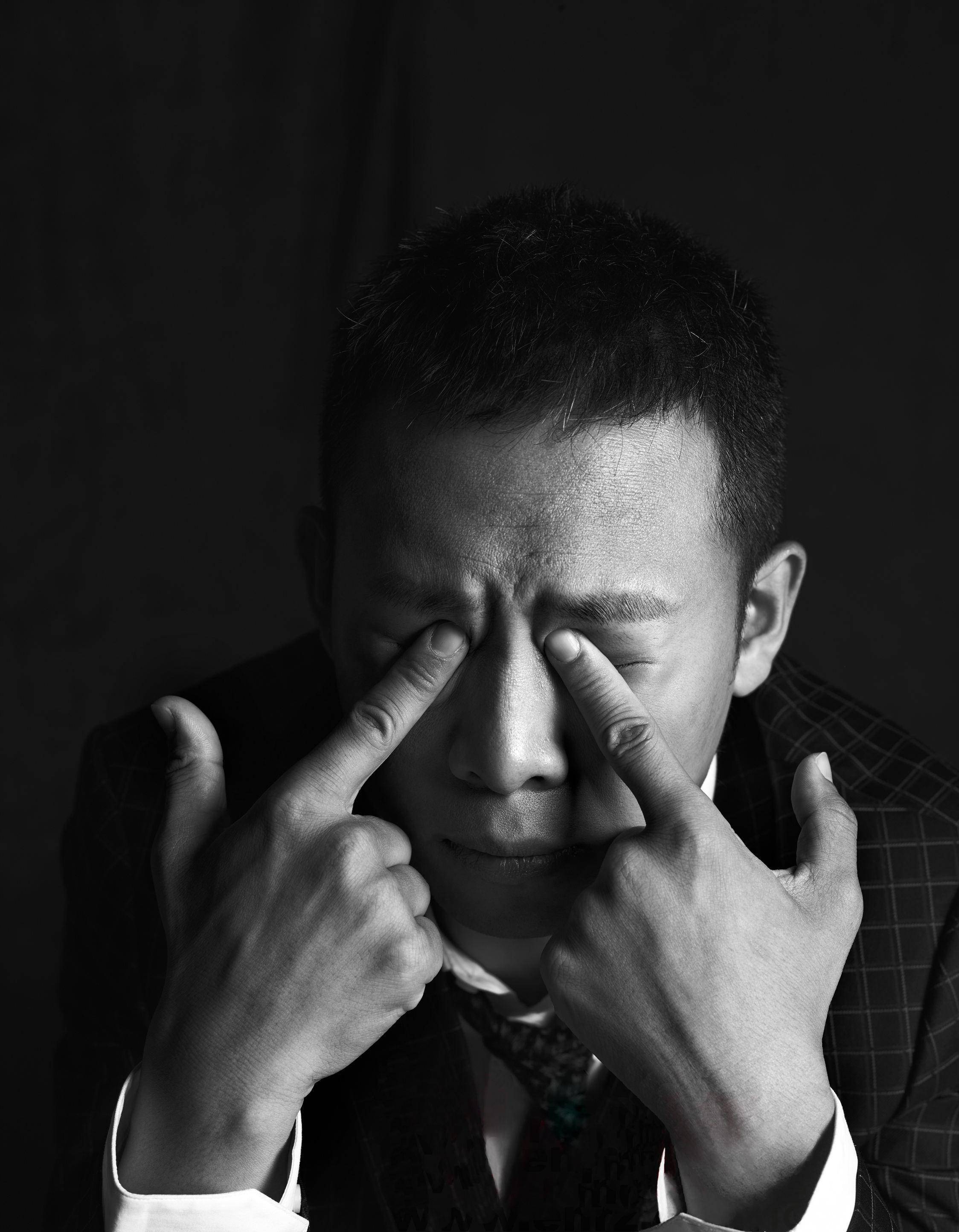 张译:7岁救了全家人,守候植物人初恋10年,妻子二婚带娃还丁克_郭娜