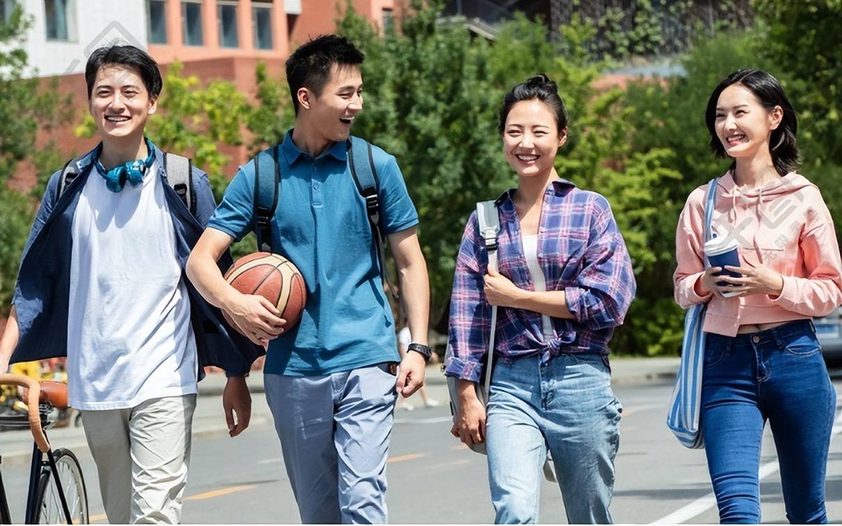 985大学生裸辞转行当宠美,30万年薪女白领辞职卖盒饭,引人唏嘘_工作