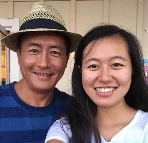 53岁江珊近况曝光,曾和靳东同居5年,如今和小15岁男友谈恋爱_女儿