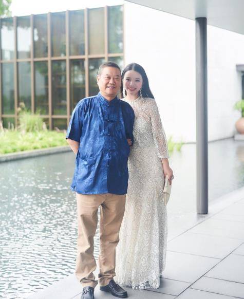 30岁百亿千金余晚晚是何超盈闺蜜,上海600平豪宅奢侈品收藏极多_wendy