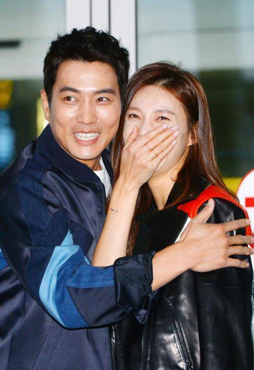 19岁为父还债的她,与李东健苦恋1年分手,如今苦尽甘来获真爱_车艺莲