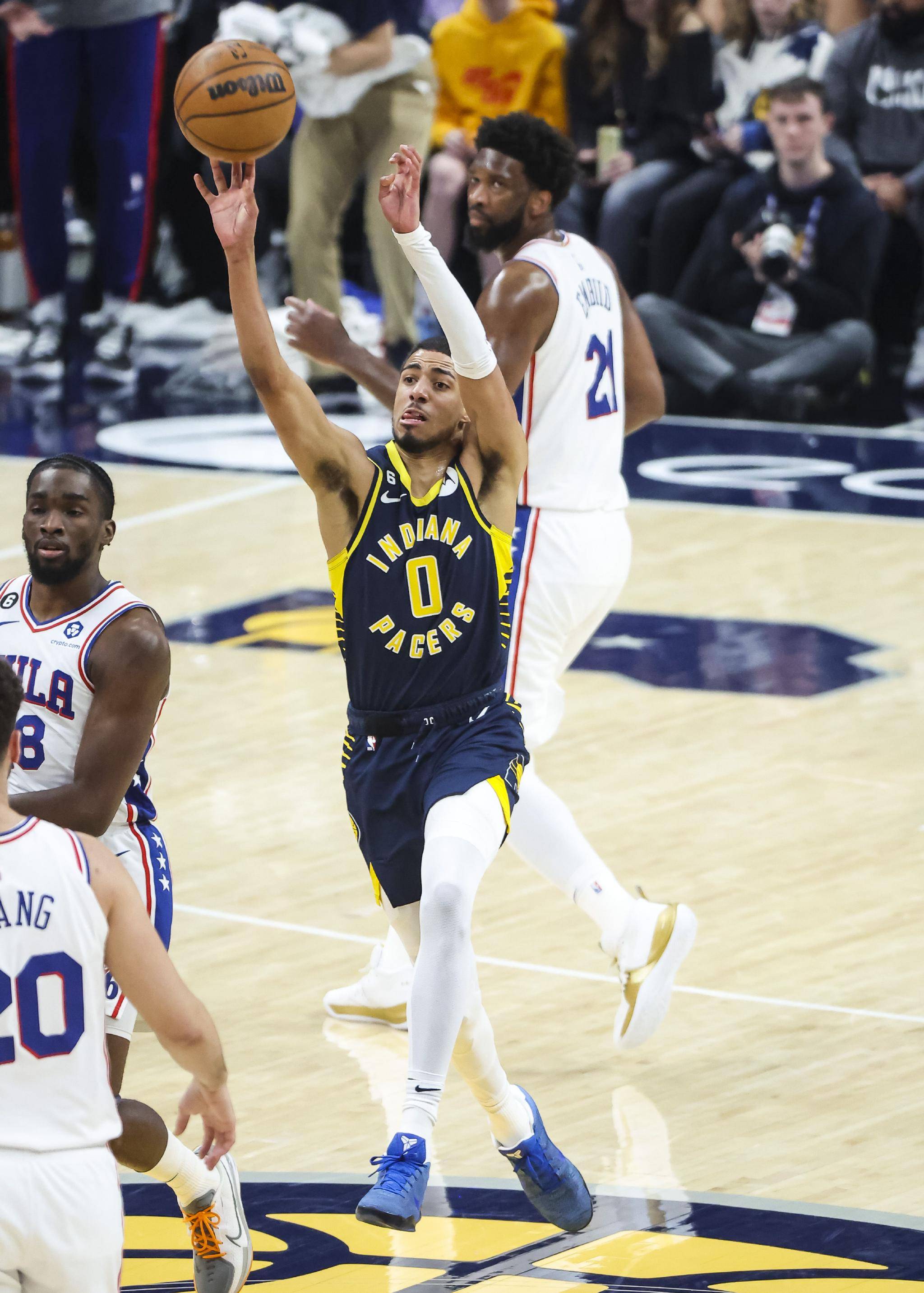 篮球——nba常规赛:76人胜步行者_比赛_新华社_乔尔·莱纳