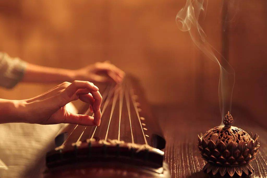 遇到弹古琴的女子,一定要好好珍惜!_岁月_生活_熏陶