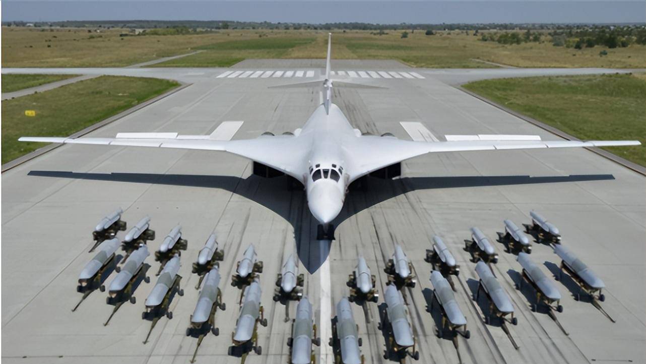 全球战略轰炸机排名,俄图-160m位居榜首,超越美国b-2隐身轰炸机_飞机