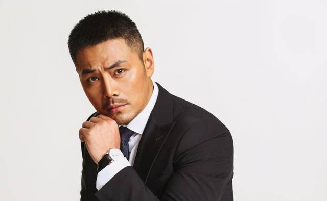 2000年,遭张纪中换角,称"耍大牌"后跌下神坛的邵兵,现状如何_时候