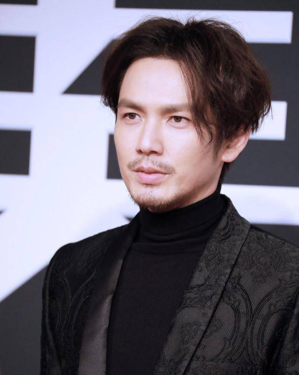 胡子也是挑人的,看到张翰的胡子心梗有点发作,图4却秒变小狼狗_挑战