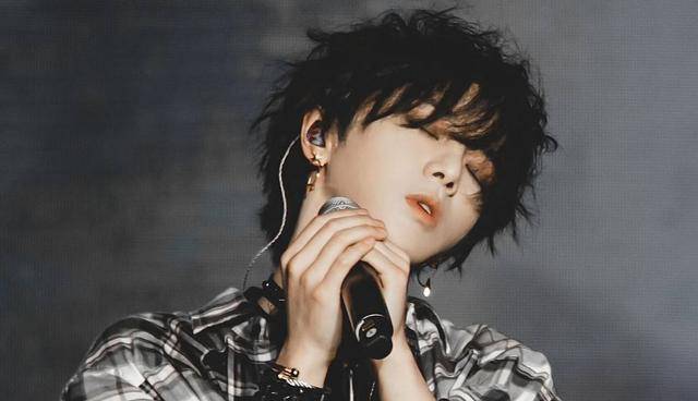 尚雯婕成为华晨宇的伯乐,七年如一日不忘初心,华晨宇生日快乐_蔡徐坤