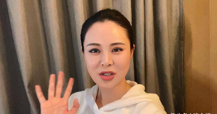 佟大为:为长女大长腿打call,12岁就出落得亭亭玉立