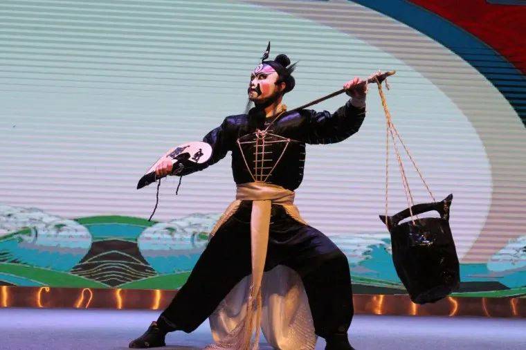 据介绍,本场京剧折子戏专场的表演剧目包含《拾玉镯》《廉锦枫》