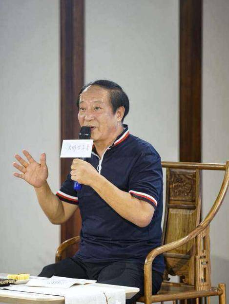 爱当官的牛群"败走蒙城"记!