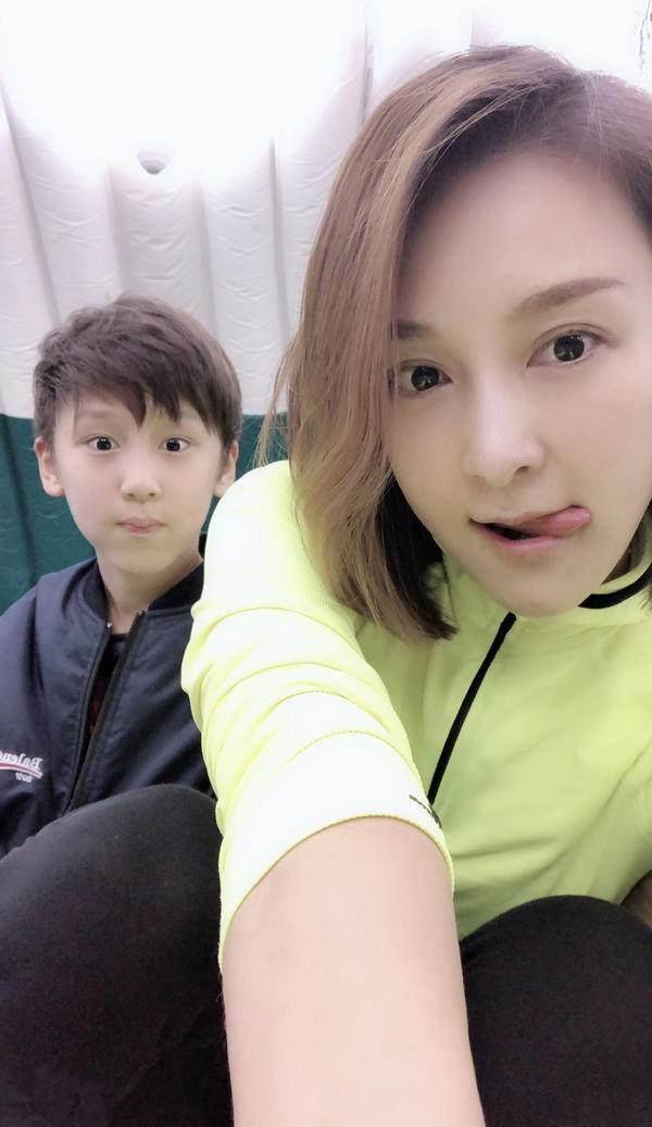 如今的她年近40却美成20岁,她才是逆生长的代言人_乐珈彤_朱锐_时候