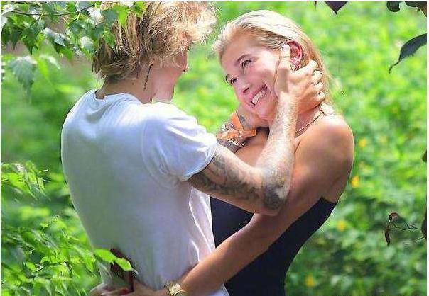 比伯和海莉:一个人爱不爱你,确认过眼神就知道了!_开心_什么_爱情