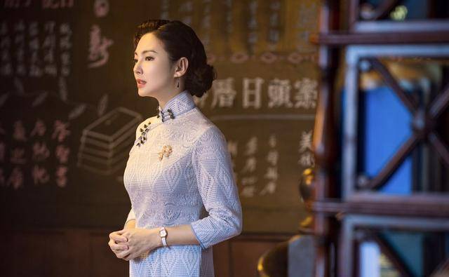 张雨绮穿旗袍是真有范儿,不愧是旗袍女神_风格_的设计_元素