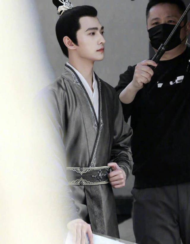 杨洋新剧《且试天下》正热拍,女主却饱受争议,竟被配角碾压_赵露思