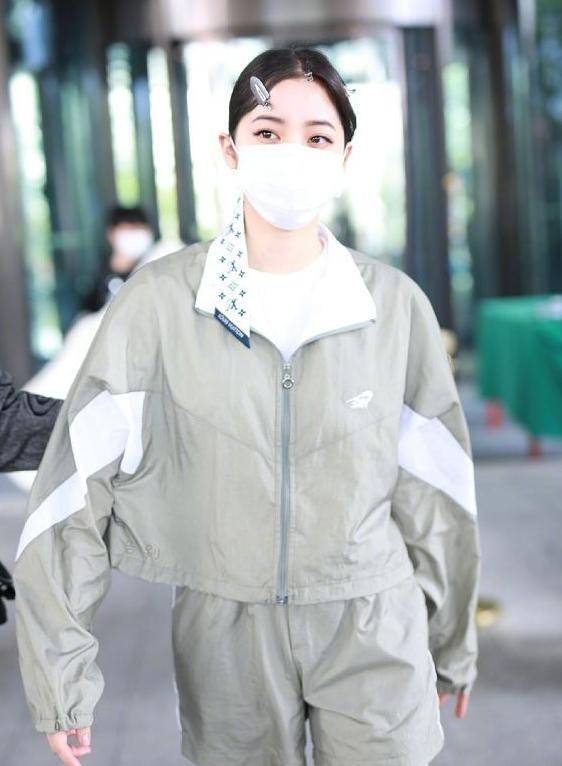 有种"富婆"叫欧阳娜娜!