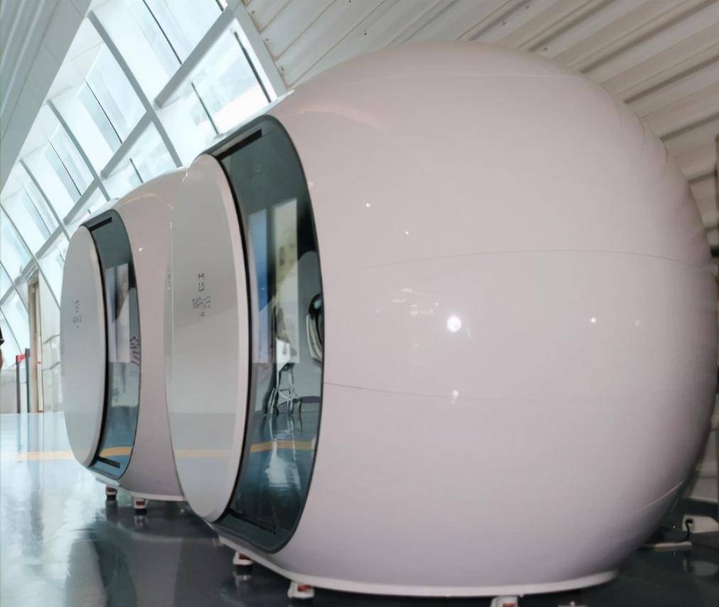 胶囊睡眠舱胶囊眠舱顾名思议,样子很像胶囊,看起来更有意思,这种叫"