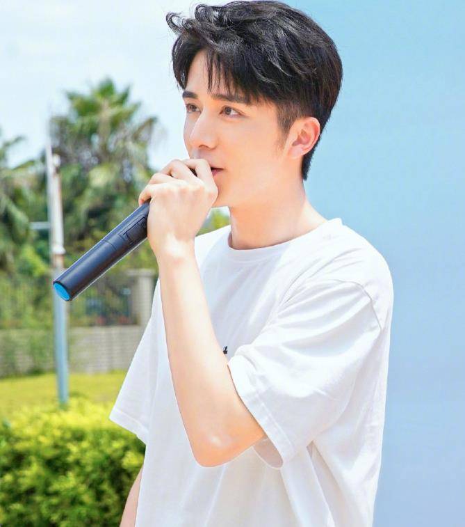 导演问张新成,《以家》第二部他片酬会翻倍吗?