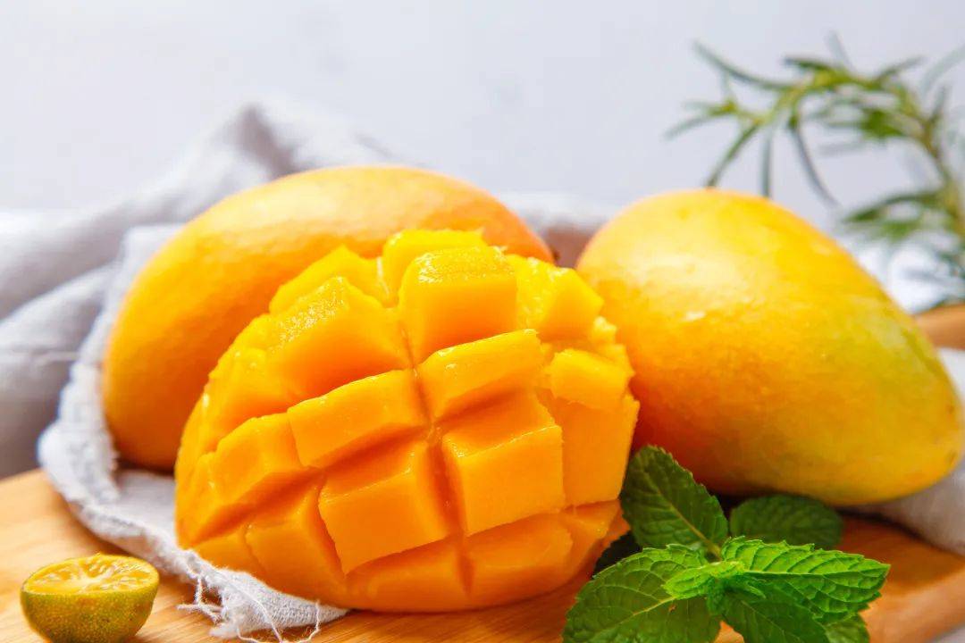 春天的6种应季水果,最推荐吃的是?_菠萝_草莓_含量