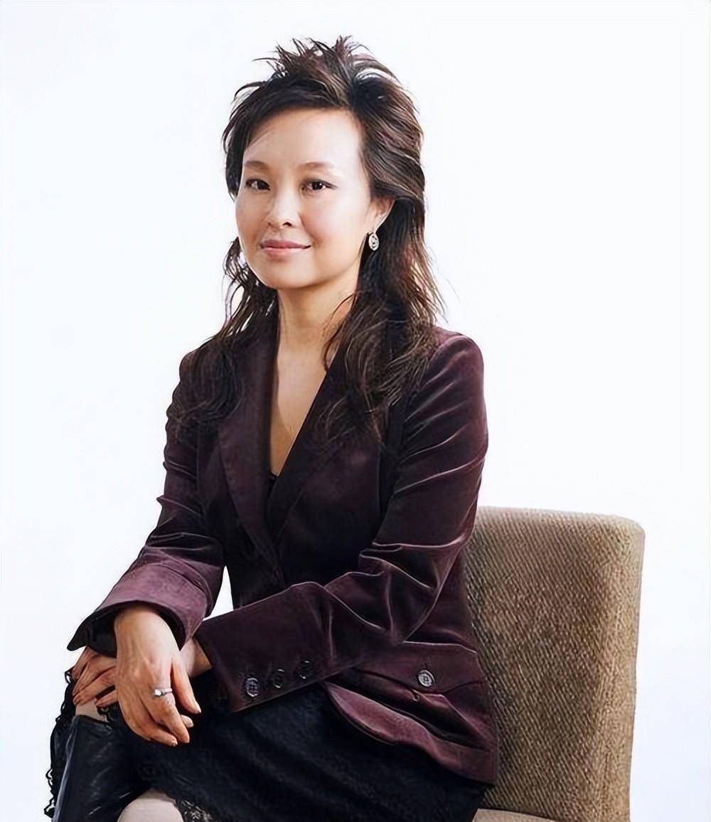 东方卫视叶蓉近照显老?