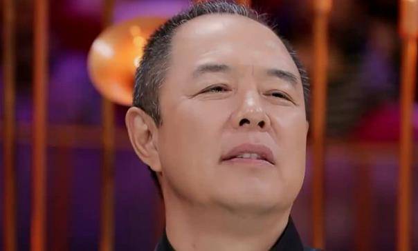 张铁林对女嘉宾全程"挪不开眼",面露笑意,当评委还是选妃子_节目_眼神