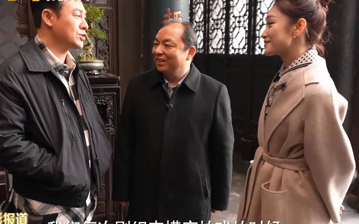 横店影视董事长徐天福看望张颂文,三个细节足以看出张颂文的均衡器