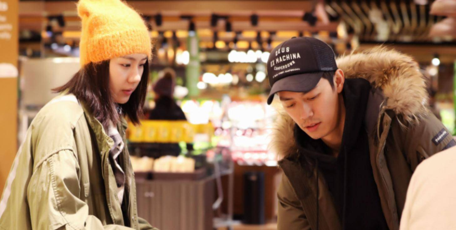 演员张潮:二婚娶小20岁娇妻,62岁再做父亲,大女儿也是知名演员_张晔子