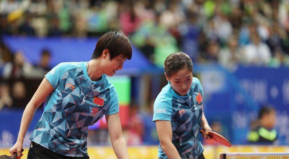 国乒团宠丁宁:10岁与刘诗雯组成搭档,25岁因一场比赛葬送友情_教练