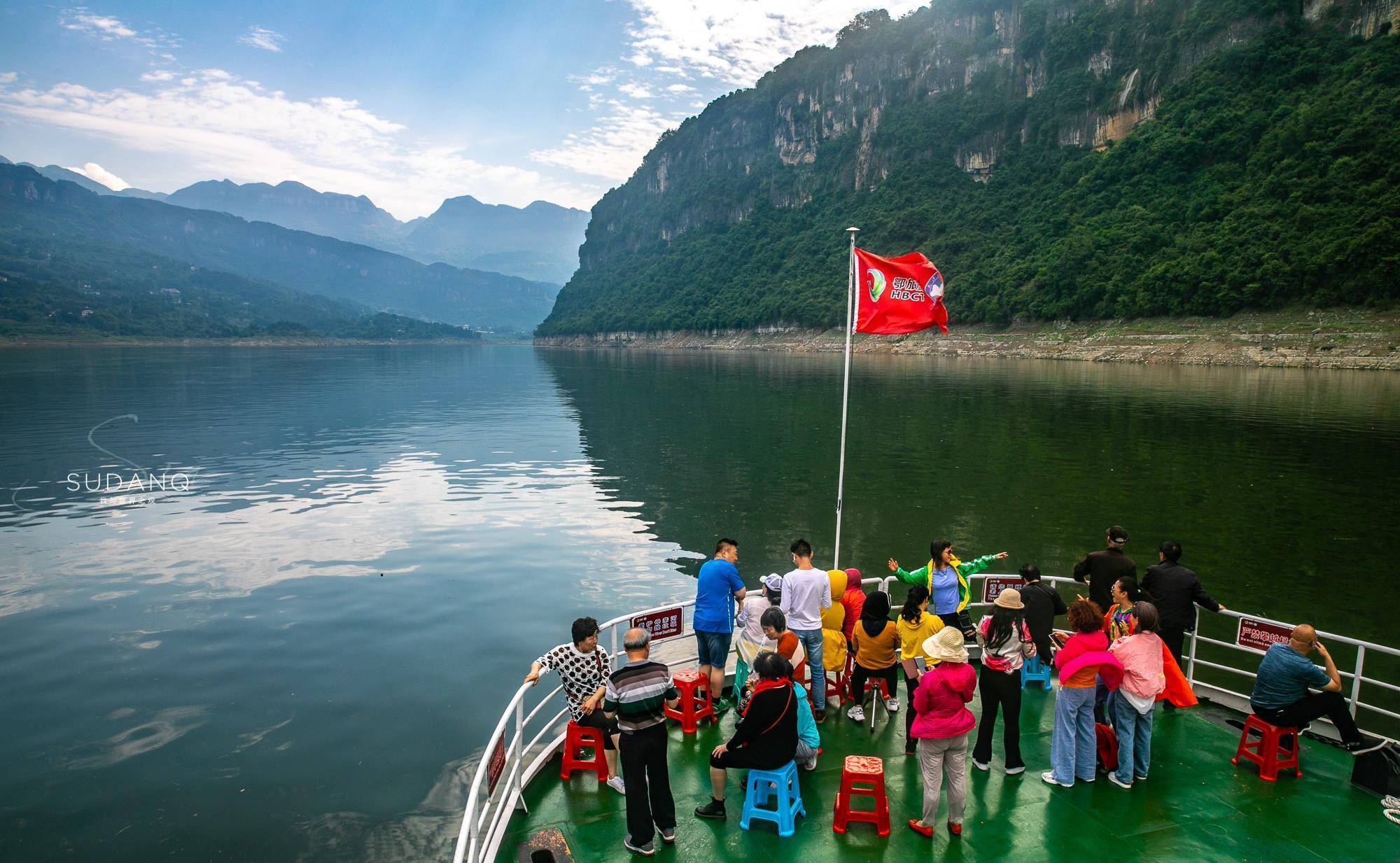 恩施这条清江实在太美,仅次于武汉汉江,180元游船6小时太值得_蝴蝶