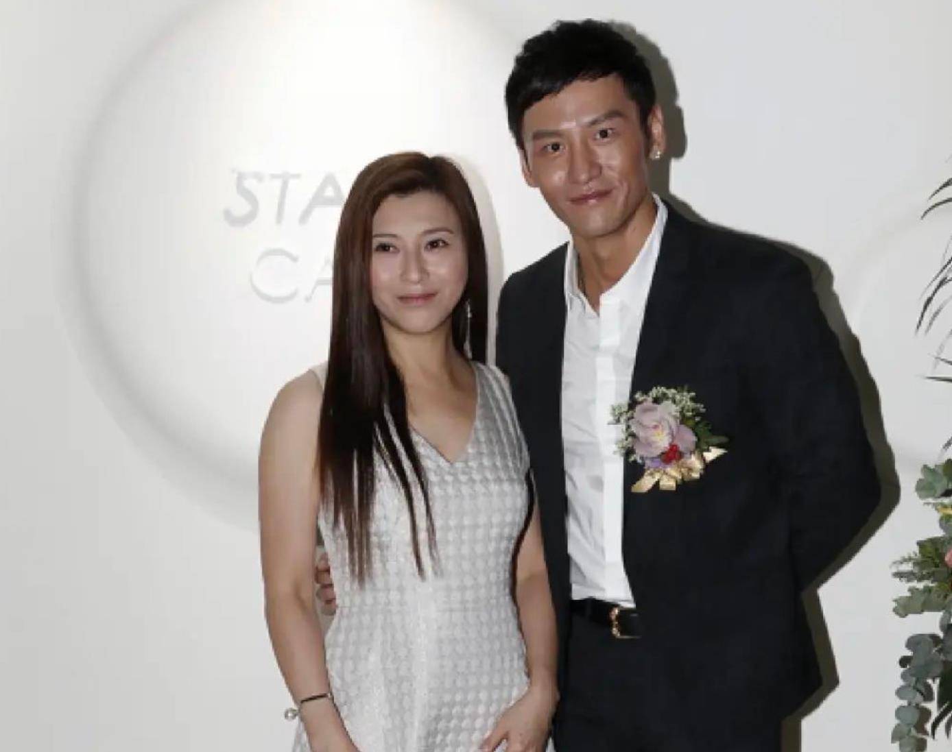 直到很多年后,蔡晓仪采访时表示,在泰国宣传新戏的时候,认识了一位