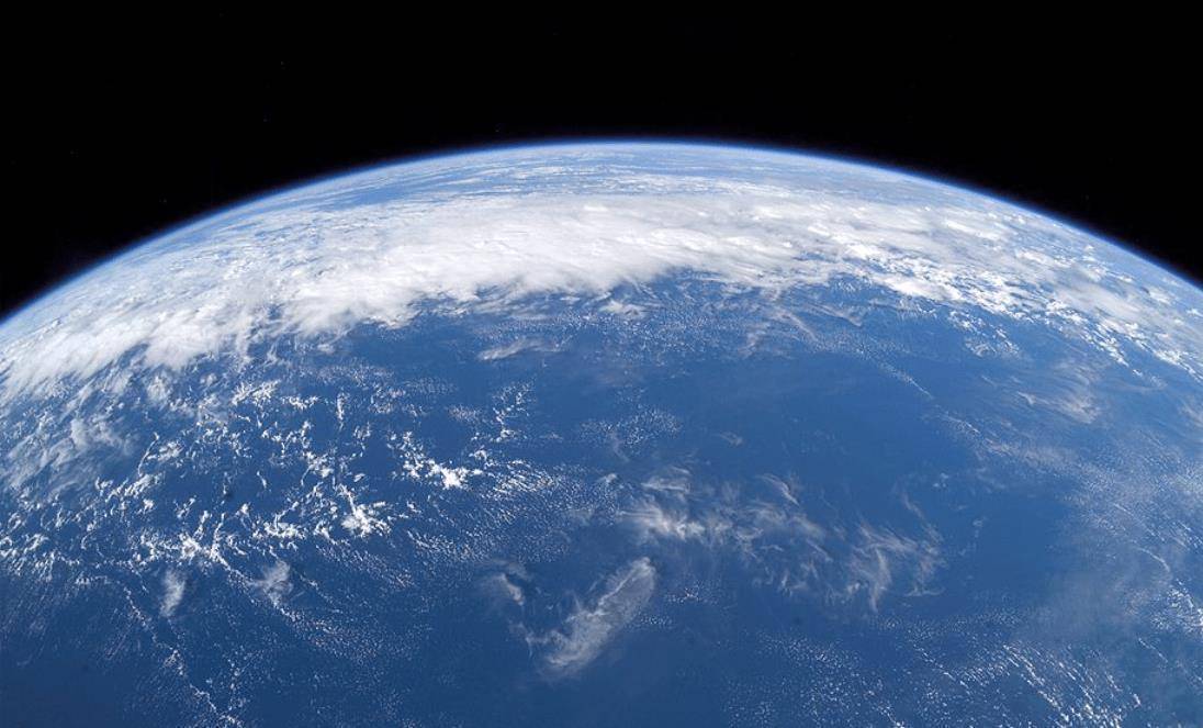 地球为啥有厚厚的大气层?宇宙中还有没有像地球这样的大气?