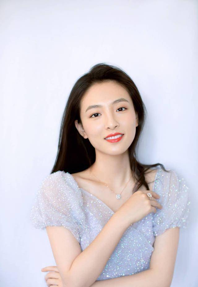 逛街,拥抱,甚至是拍到了吴倩疑似怀孕的事情