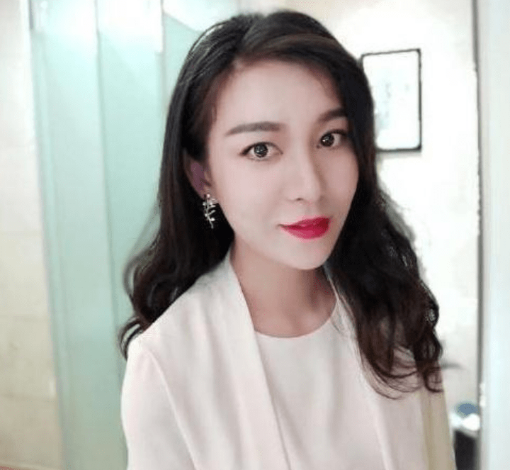 23岁无臂美女,台上牵手小伙,下台就分手,雷庆瑶现状如何?