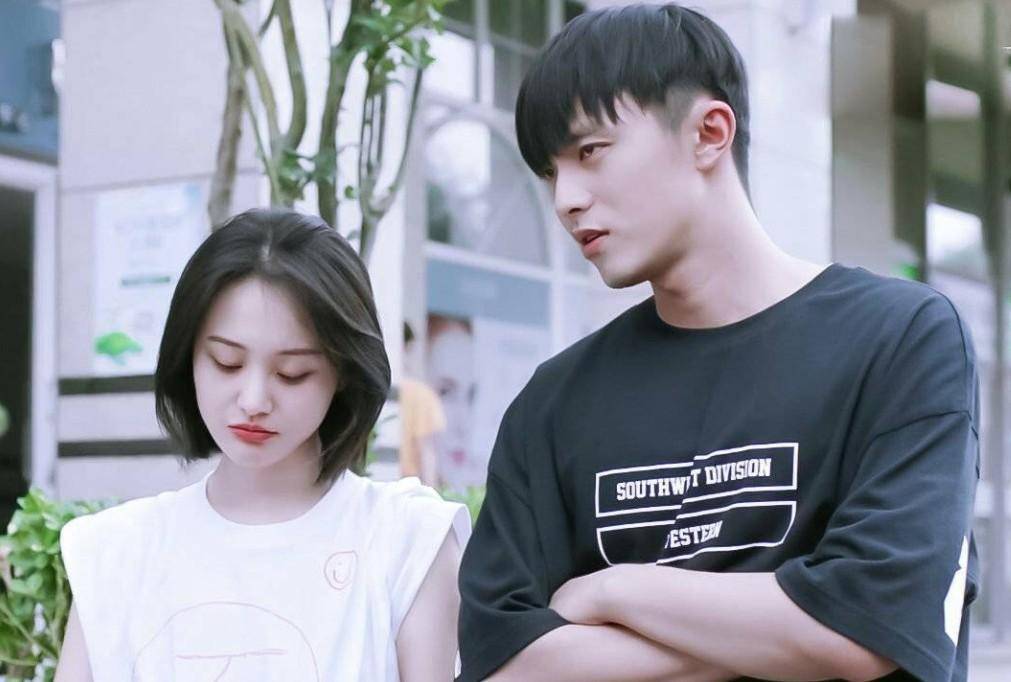 知名男星向女友借钱遭拒,扬言要公开对方私人照_徐洋_评价_青春