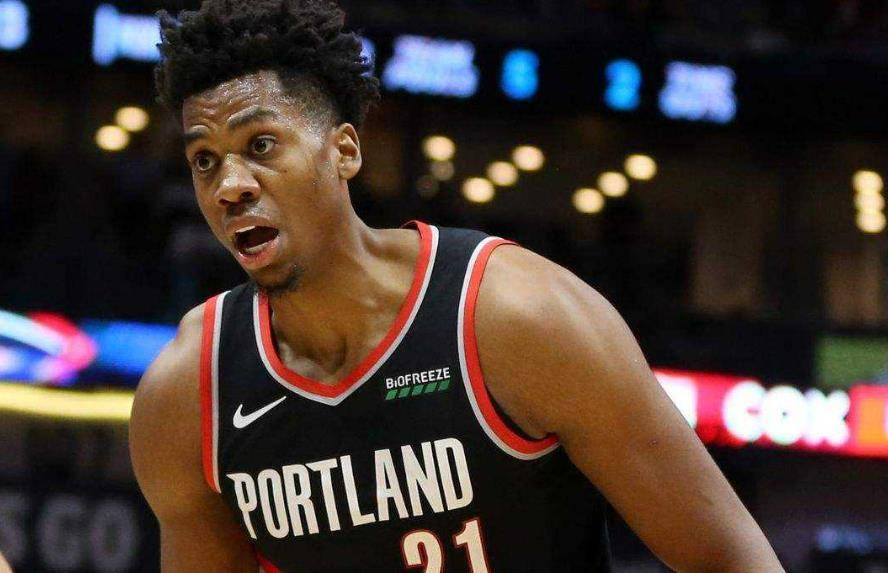 榜眼热门模板大白边!4换1恩比德真有戏_爱德华兹_怀斯曼_cba