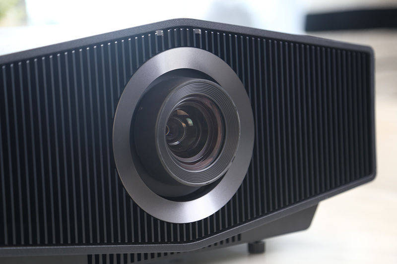 超越"中杯"的实力表现 索尼vpl-xw7000激光4k家用投影机详测_产品