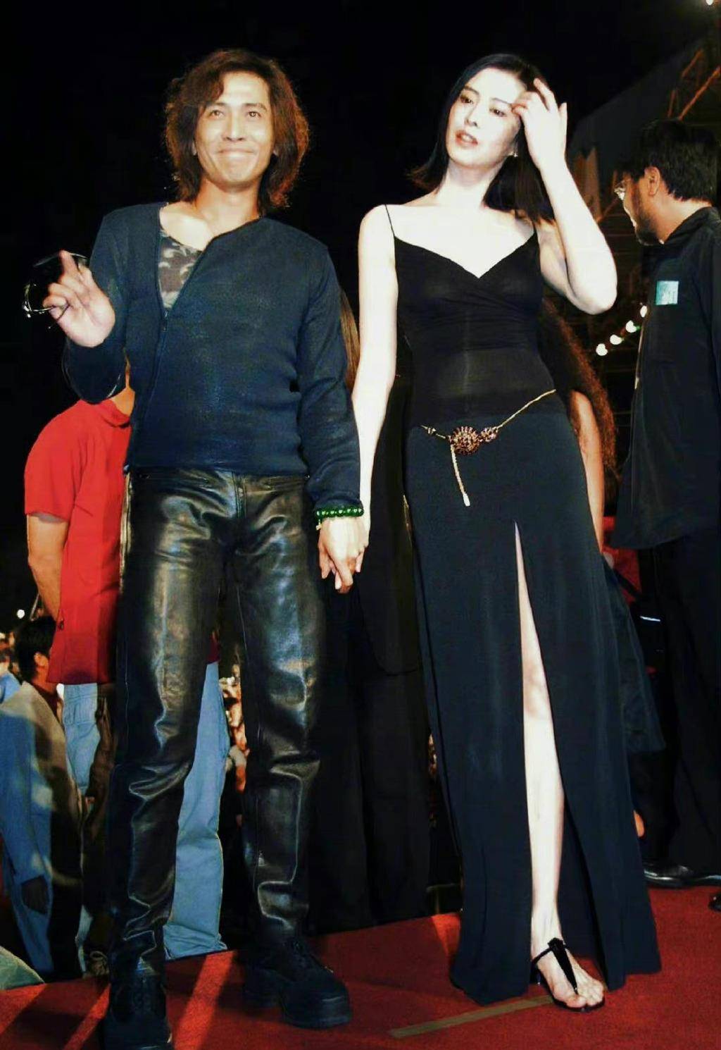 虽然最后王祖贤和齐秦再次走到一起,可是当齐秦的婚姻生活还有和前妻