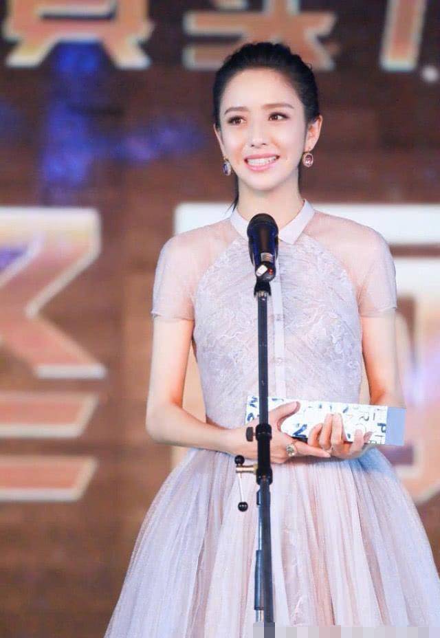 佟丽娅春晚之后,被问邀请主持节目多少钱?