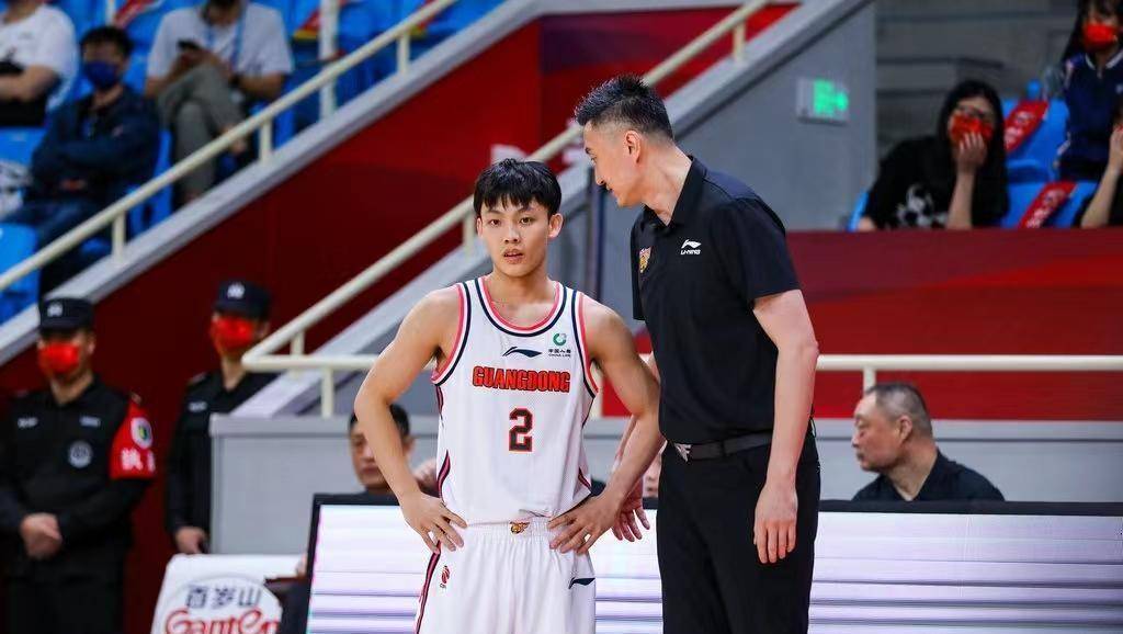 徐杰,胡明轩遭质疑的同时,不少球迷表示要取关广东宏远_璐璐_因为