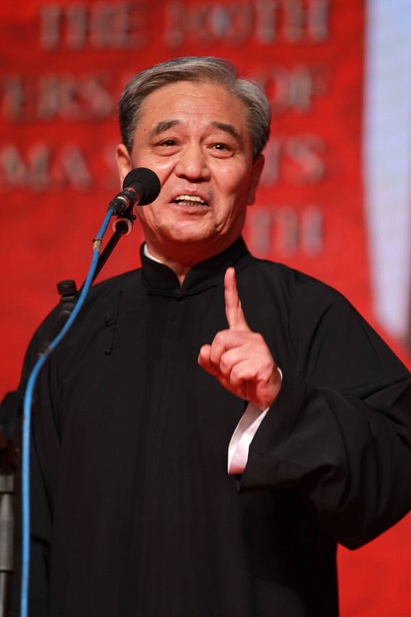 相声界唯一在世的"寿"字辈艺人,因辈分太大,不得不自降身份_薛永_韩子
