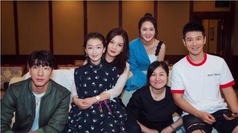 黄晓明当年认周冬雨为干女儿,背后原因细思极恐,网友:恶心到一家了