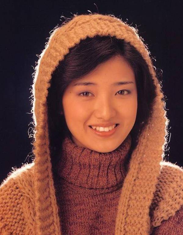 山口百惠:15岁红透国外,61岁隐退39年,爱情美的像童话_生活_青春_日本