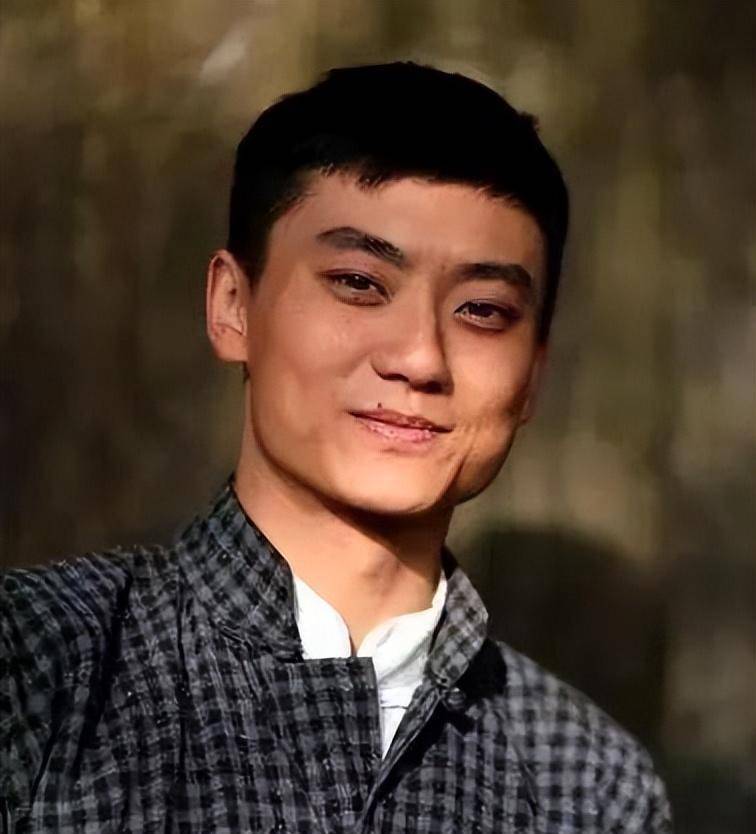 一,《智者无敌》在这之前,陈宝国父子,已经在同一部剧中,出演了很多次