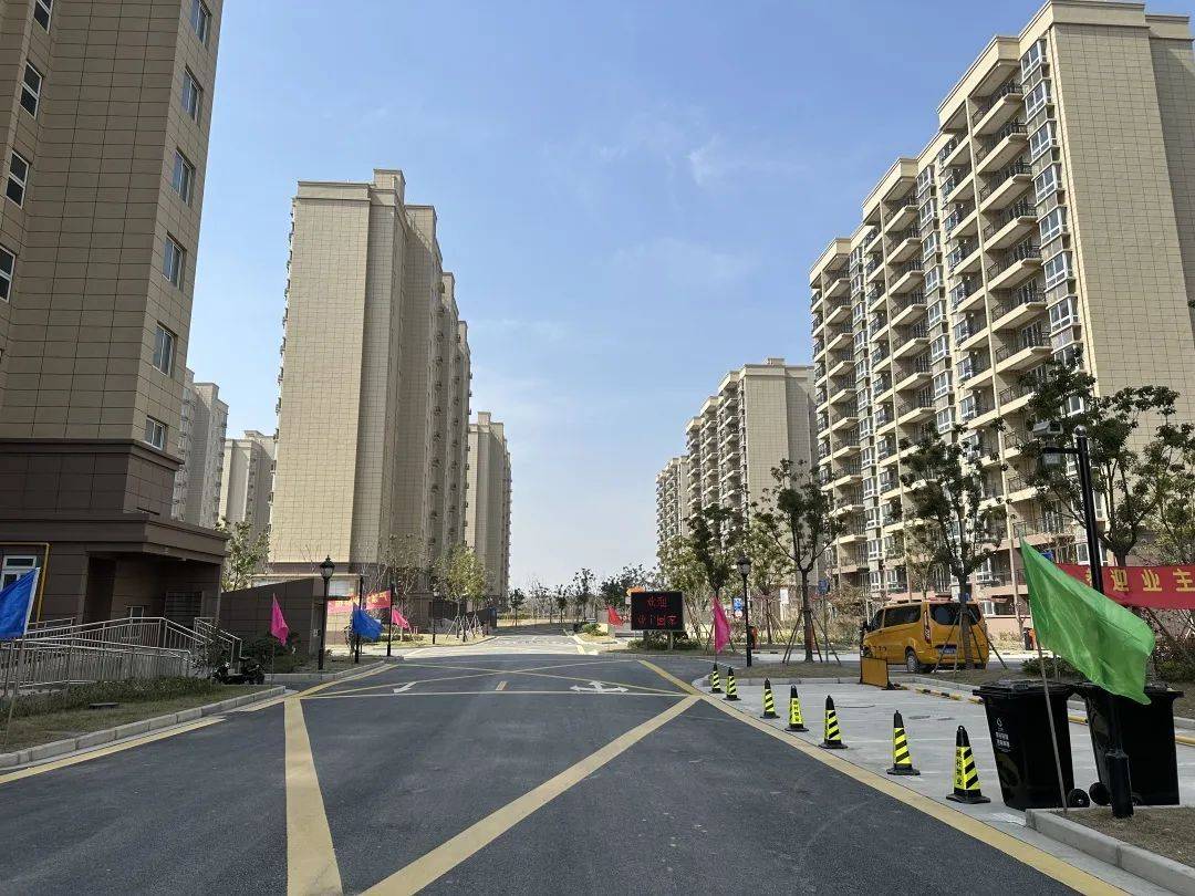 宝山新顾城居民圆了"安居梦"_动迁_小区_顾盛