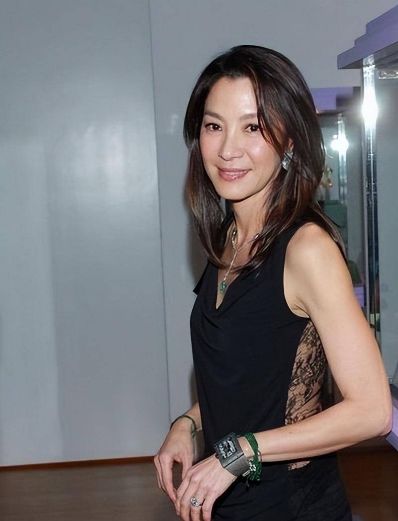 杨紫琼离婚32年:她成奥斯卡影后,至今仍单身无子他前夫什么情况?